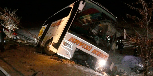 Kayseri'de yolcu otobüsü kaza yaptı: 3 ölü, 25 yaralı
