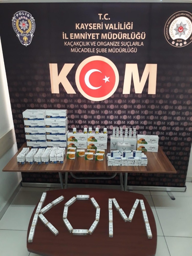 Kayseri’de yurt dışından getirdiği cinsel içerikli ilaçları satan 1 kişi gözaltına alındı 