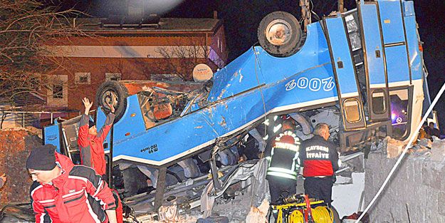 Kayseri’de katliam gibi kaza 9 ölü, 26 yaralı