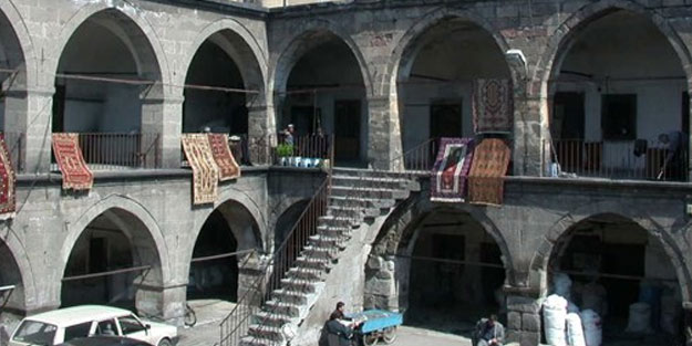 Kayseri'deki tarihi Vezir Hanı'nda yangın
