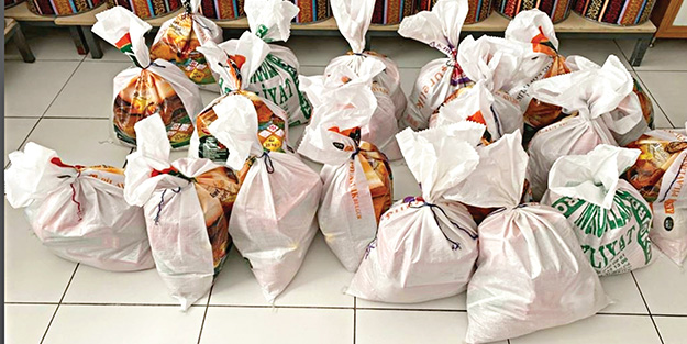 Suriye'ye 6 tır insanî yardım malzemesi gönderildi