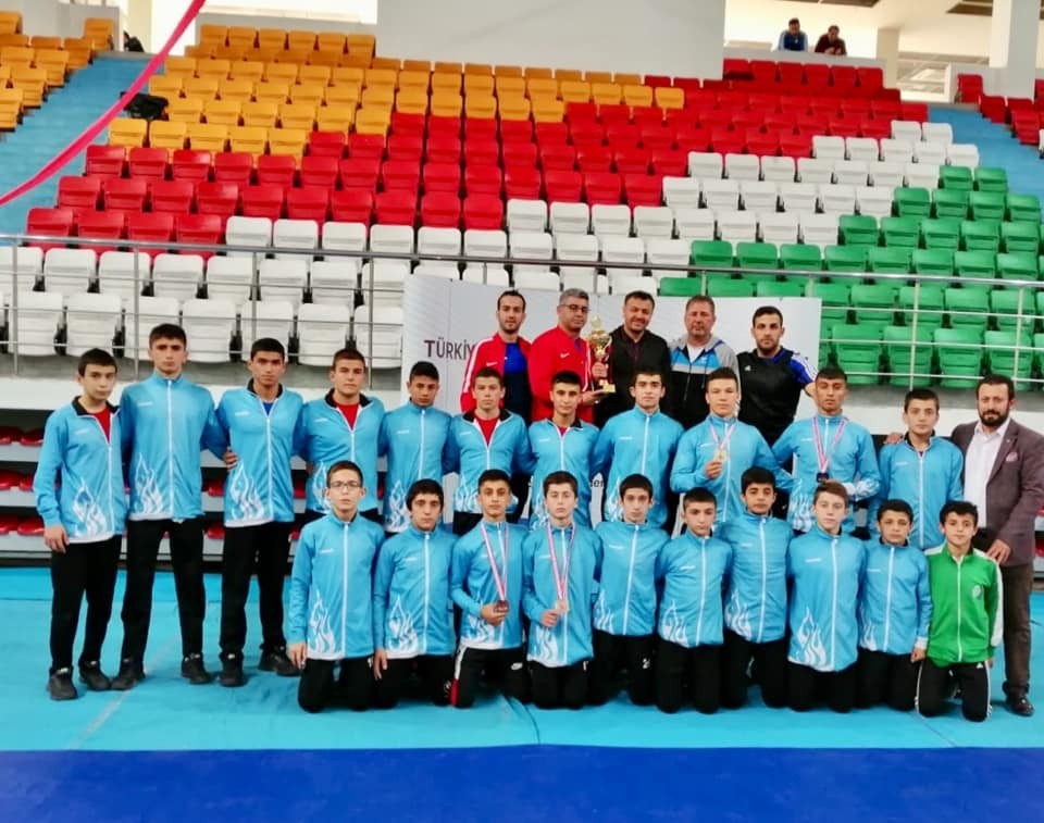 Kayserili güreşçiler klasiklere devam ediyor 