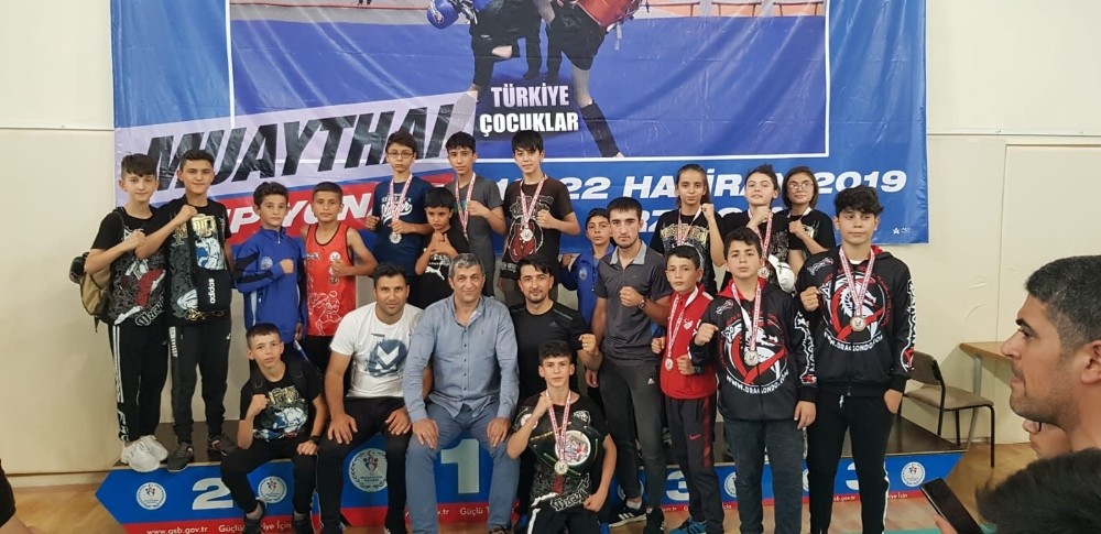 Kayserili Muaythai Sporcuları Madalyalara Ambargo Koydu 
