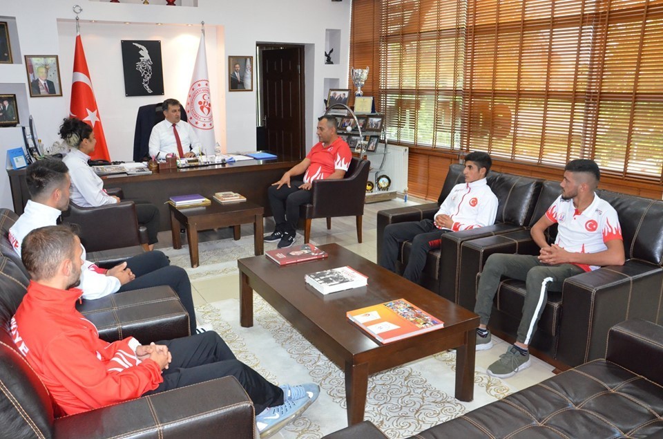 Kayserili Muaythai sporcularından Murat Eskici’ye ziyaret 