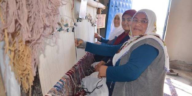 Kayseri'nin kadınları mesleği ayakta tutuyor