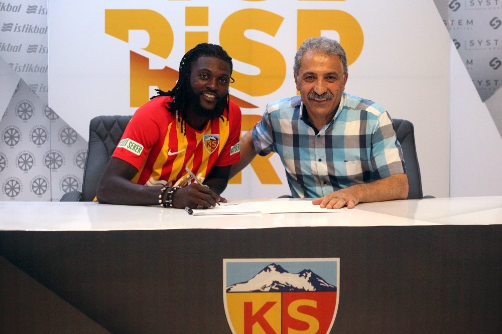 Kayserispor, Emmanuel Adebayor ile 1 yıllık sözleşme imzaladı 