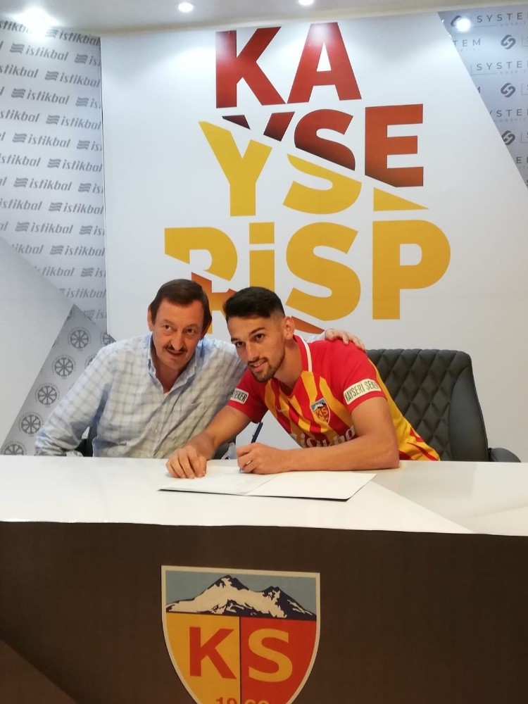 Kayserispor, Alpay Çelebi ile sözleşme imzaladı 