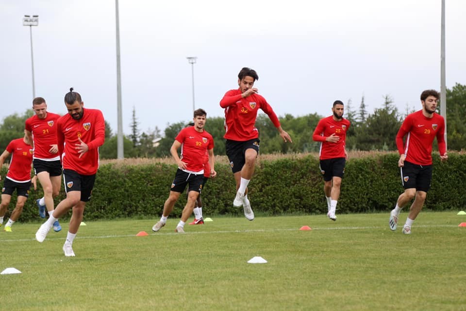 Kayserispor Fenerbahçe’ye bileniyor 
