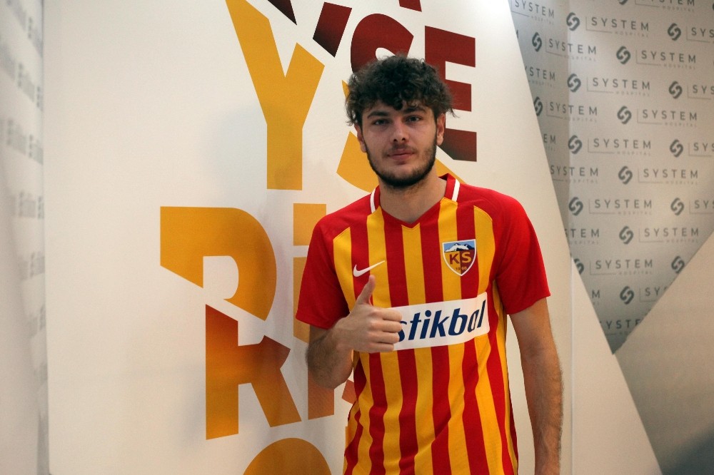 Kayserispor, Furkan Polat ile 5 yıllık sözleşme imzaladı 