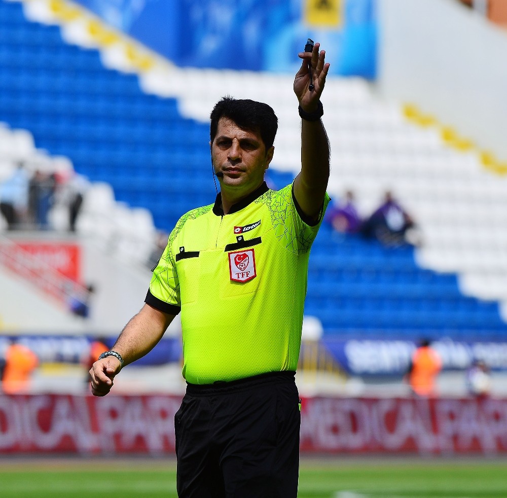 Kayserispor-Galatasaray maçını Öğretmenoğlu yönetecek 
