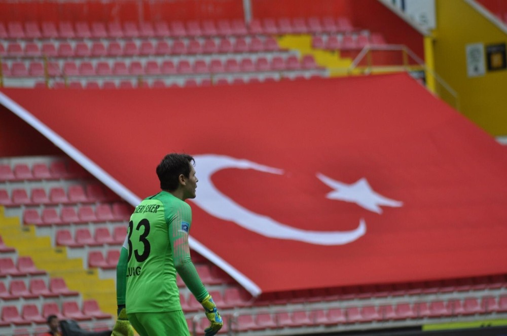 Kayserispor kalecisi Lung: “Savaşmaya devam” 