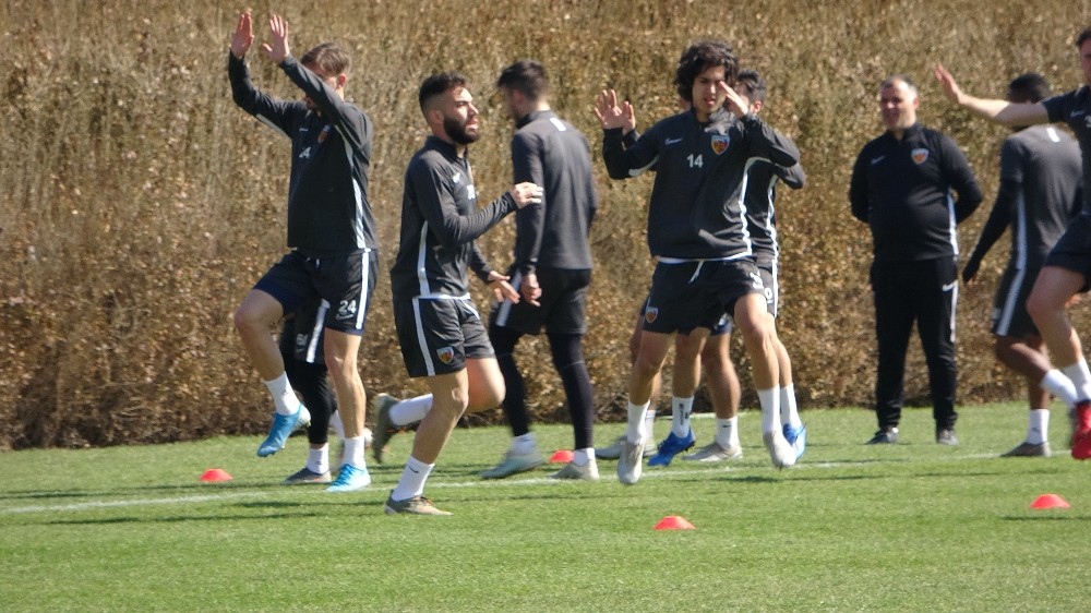 Kayserispor, Kasımpaşa maçının hazırlıklarına ara vermeden başladı 