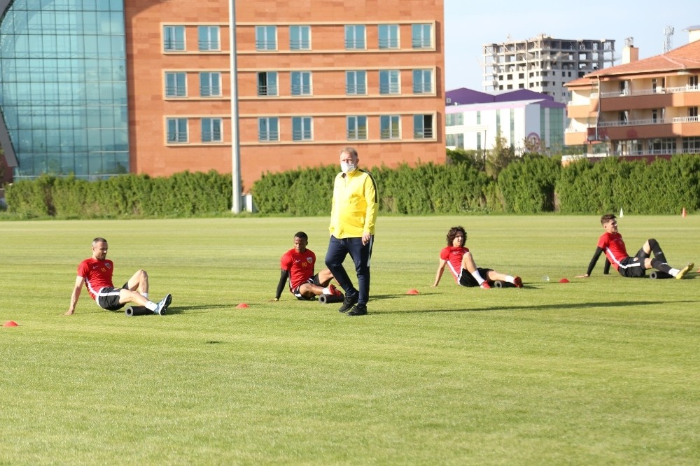 Kayserispor lige hazırlanıyor 