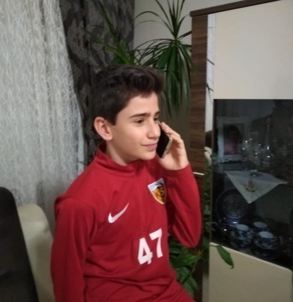 Kayserispor minikleri moral verdi 