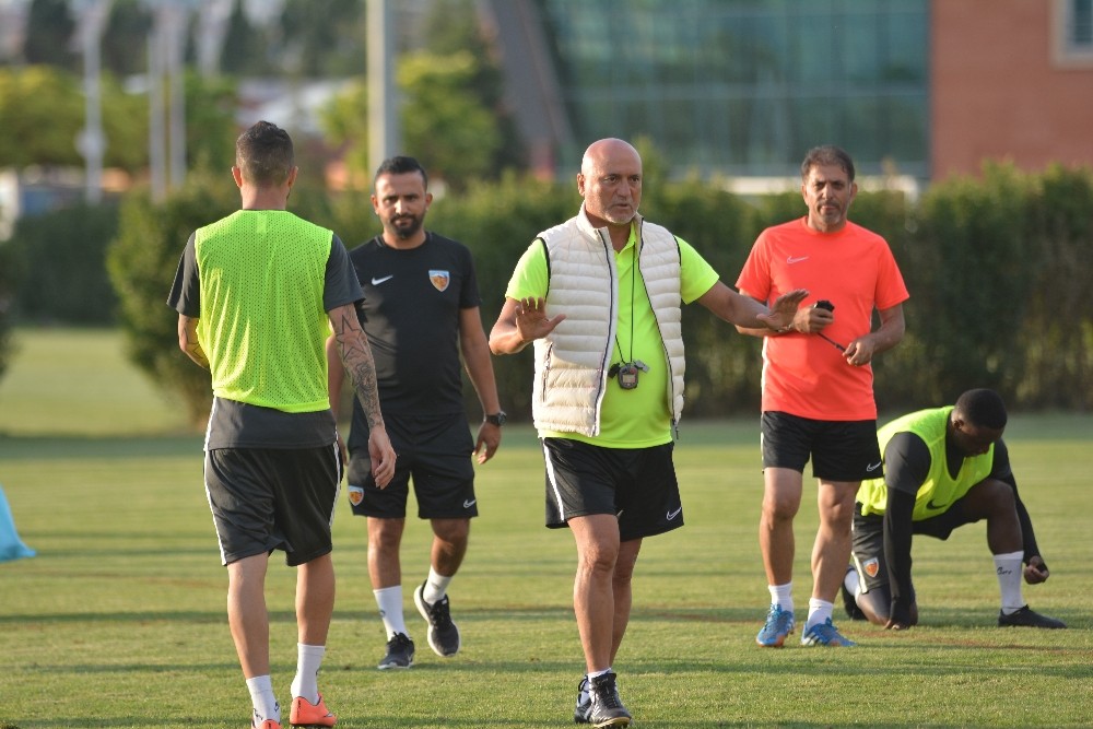 Kayserispor perdeyi sahasında açacak 