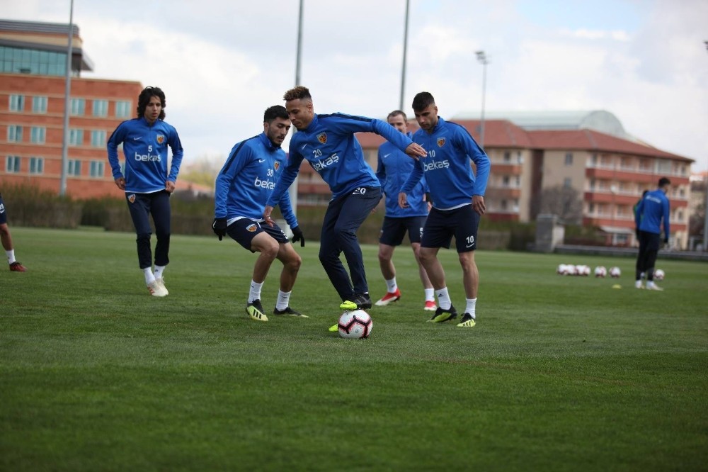 Kayserispor sürpriz yapmak istiyor 