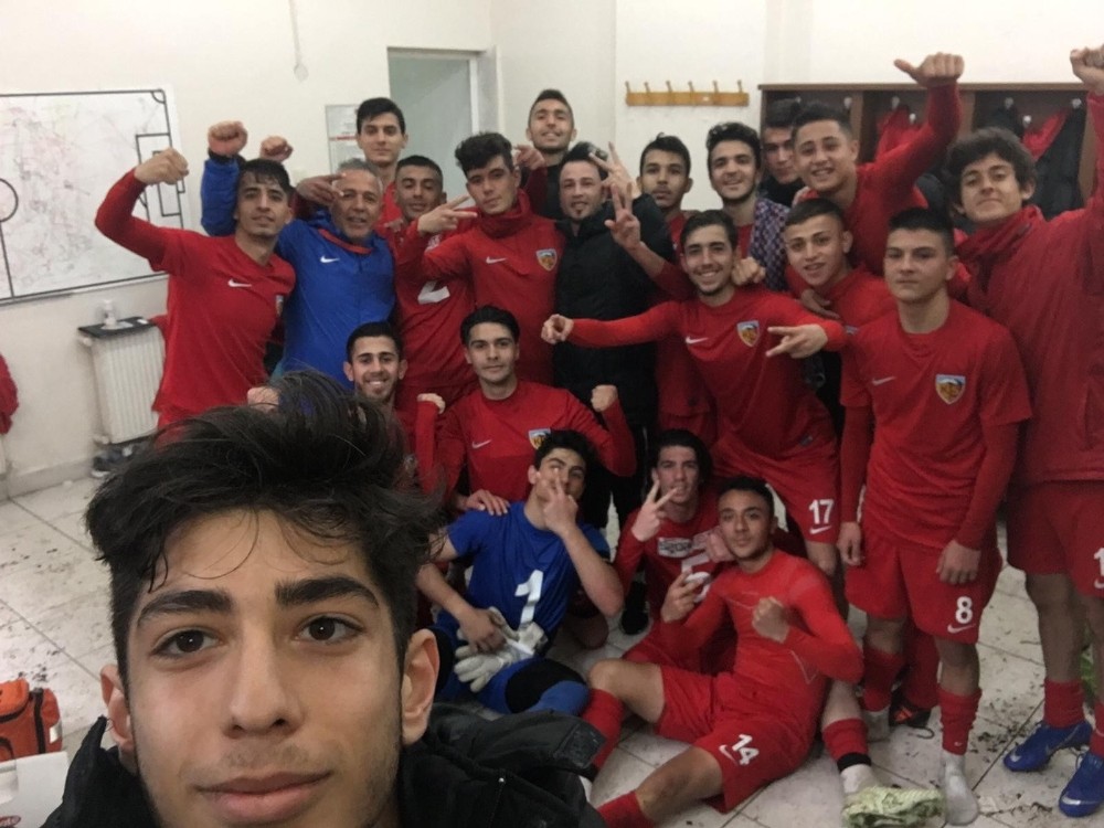 Kayserispor U17 takımı Beşiktaş’ı devirdi 