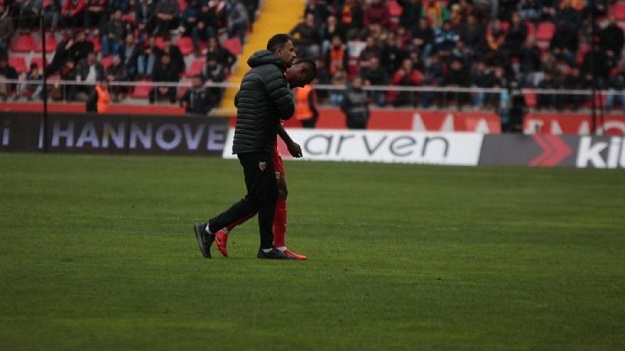 Kayserispor’a Mensah’tan kötü haber