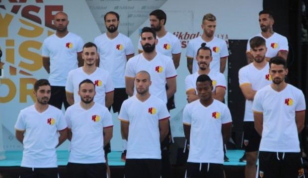 Kayserispor'da 32 futbolcuya lisans