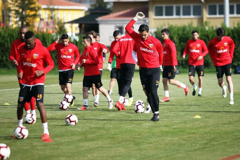 Kayserispor’da Mensah seferberliği 