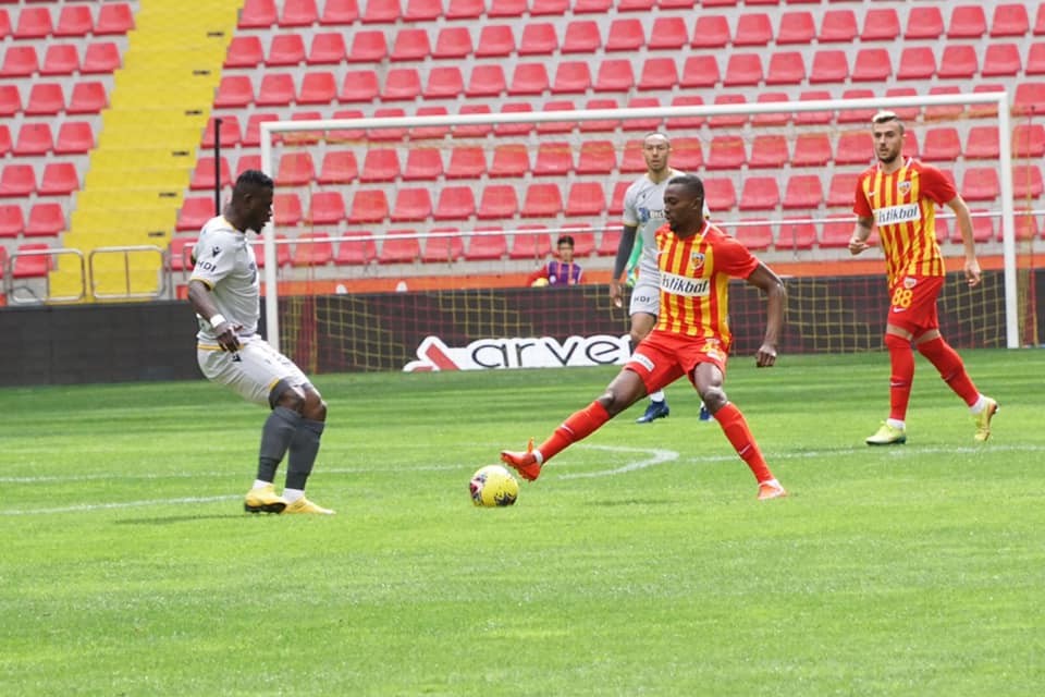 Kayserisporlu Bernard Mensah: “Önemli olan kazanmaktı” 