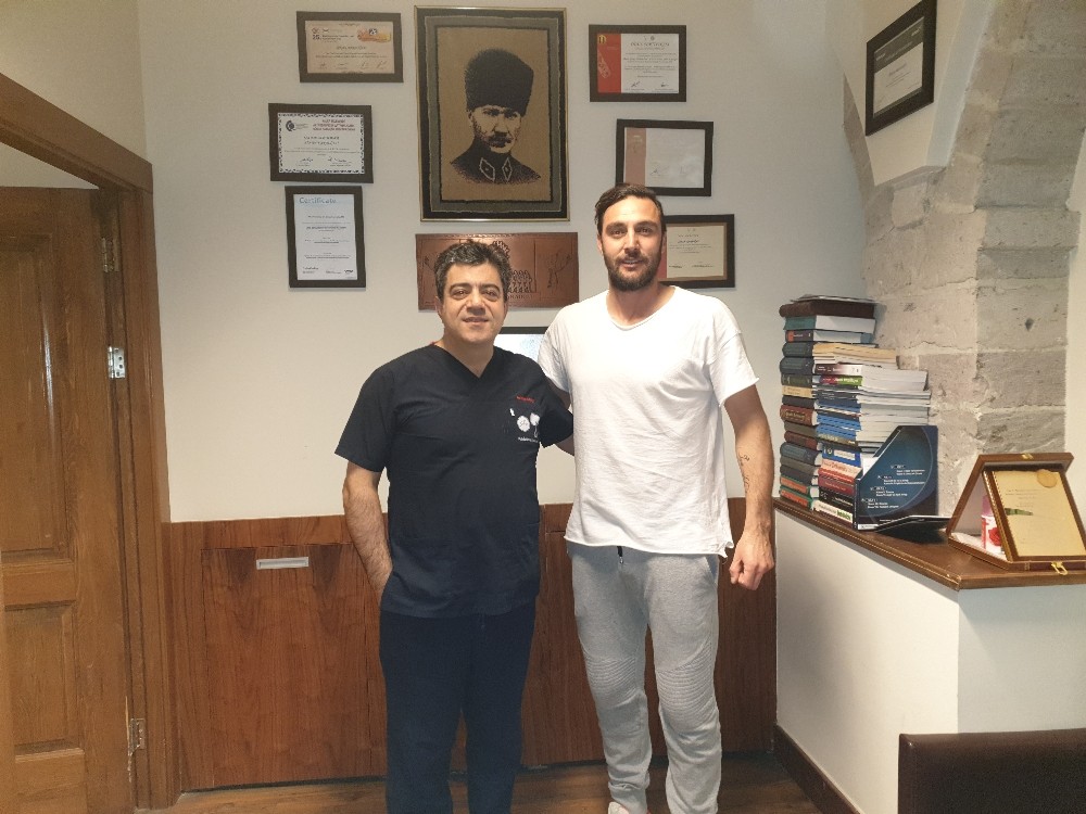 Kayserisporlu kaleci Hakan Arıkan ameliyat oldu 