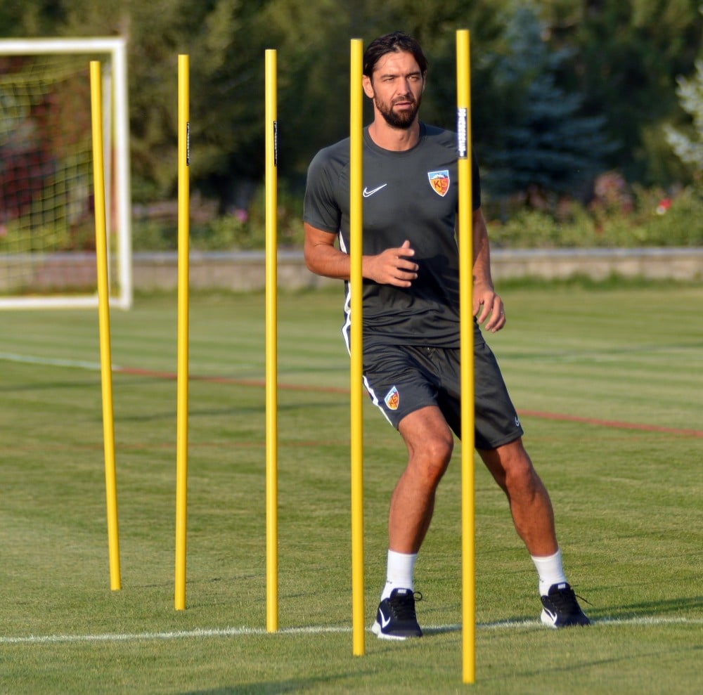 Kayserispor’un yeni transferleri idmanda 