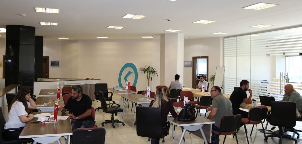 KAYSO, Proje Destek Ofisi ve Km.0 Dış Ticaret Eğitimleri ile Üyelerine Hizmet Vermeye Devam Ediyor 