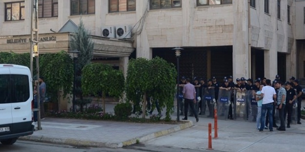 Kayyım atanan belediyelere operasyon geliyor