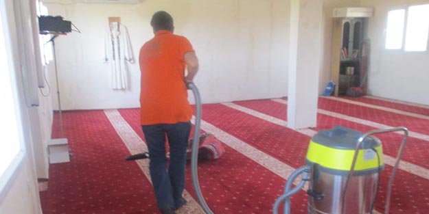 Kayyım atanan Mardin Büyükşehir camileri temizliyor