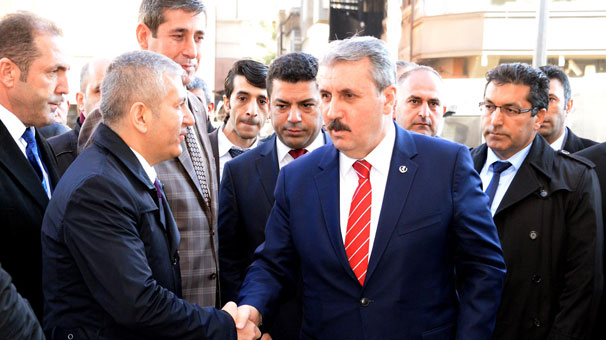'Kayyumlarla birlikte belediyeler asli görevini yapmaya başladı'