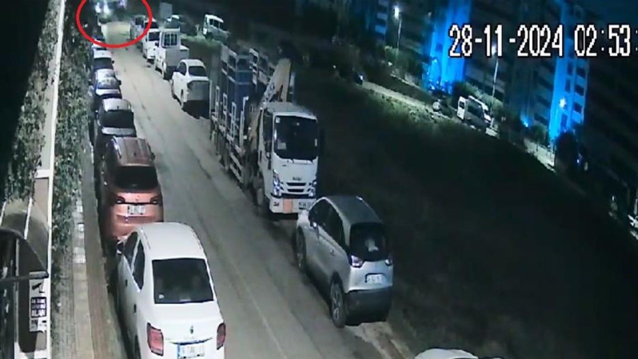 Kaza anbean kamerada! Otomobil işçi servisini biçti! Yaralılar var