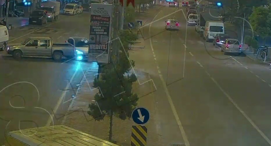 Kaza anı kameralara yansıdı 