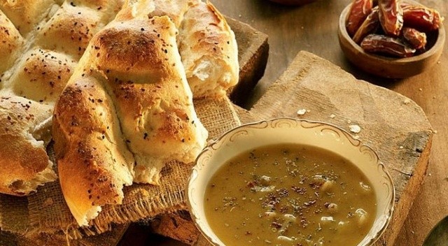 Kaza borcu olan ne zaman kazaya kalmış oruçları tutar?