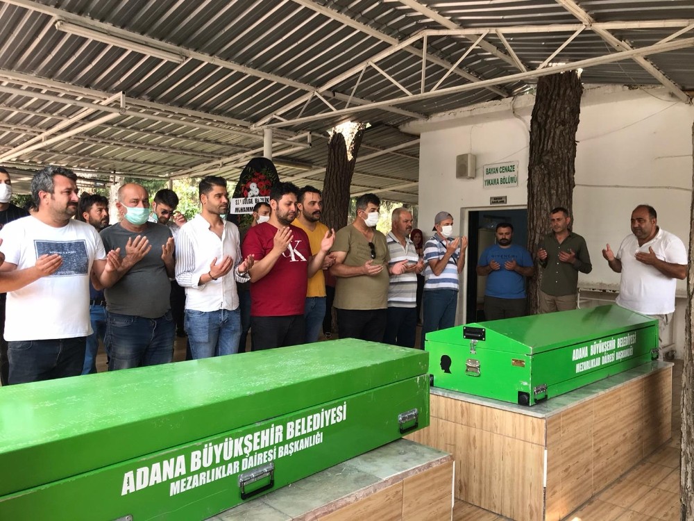 Kaza kurbanı çift son yolculuklarına uğurlandı 