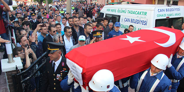 Kaza kurşunuyla şehit olan asker toprağa verildi