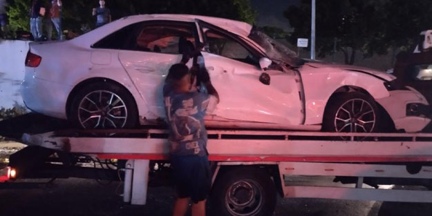 Kaza sonrası otomobili bırakıp kaçtı