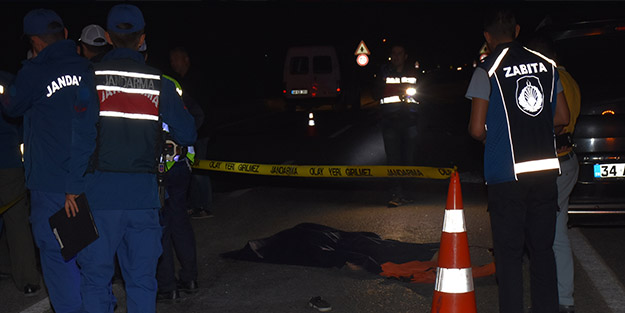Kaza yapan araca yardım için duranlara otomobil çarptı: 2 ölü, 2 yaralı