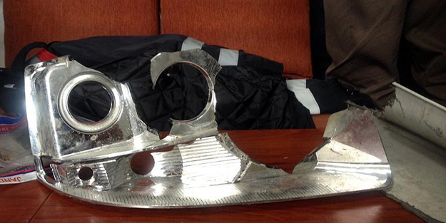 Kırık far parçaları ele verdi