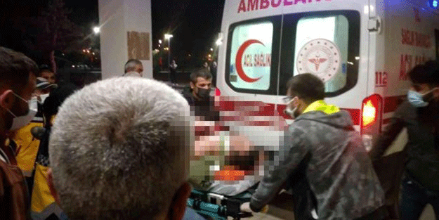 Kaza yapan arkadaşına yardıma gitti, traktörün altında kalıp yaşamını yitirdi