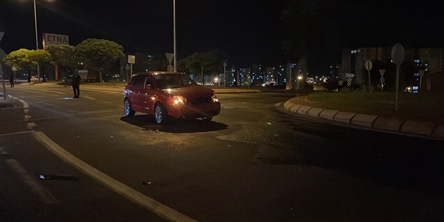 Kaza yapan sürücü, otomobilini bırakıp kaçtı