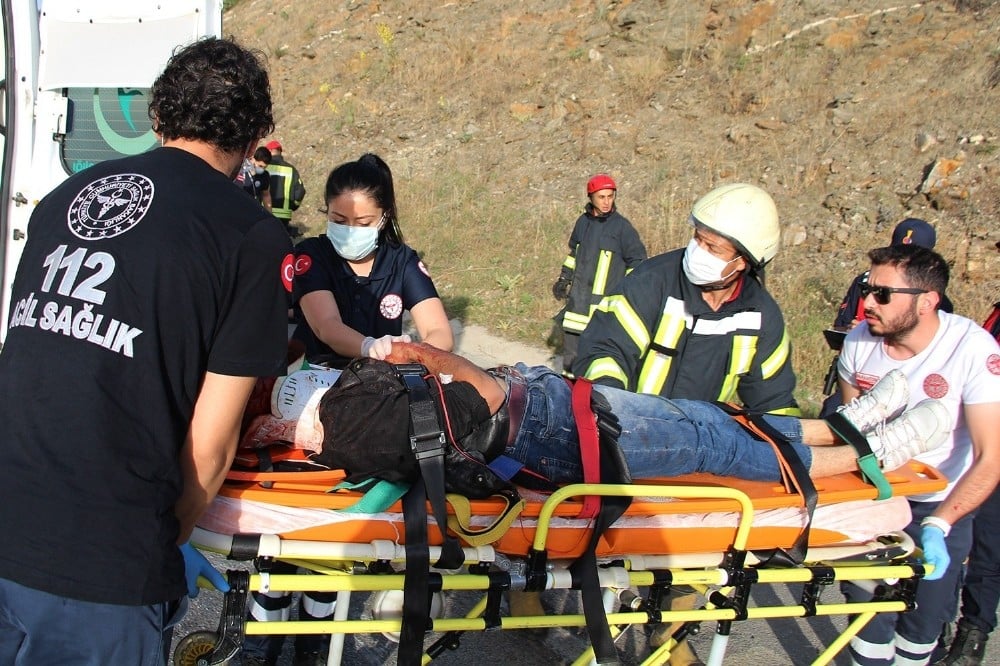 Kazada ağır yaralanan genç yaşam mücadelesini kaybetti 
