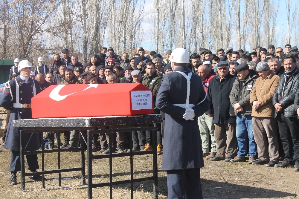 Kazada hayatını kaybeden uzman çavuş Çankırı’da toprağa verildi 
