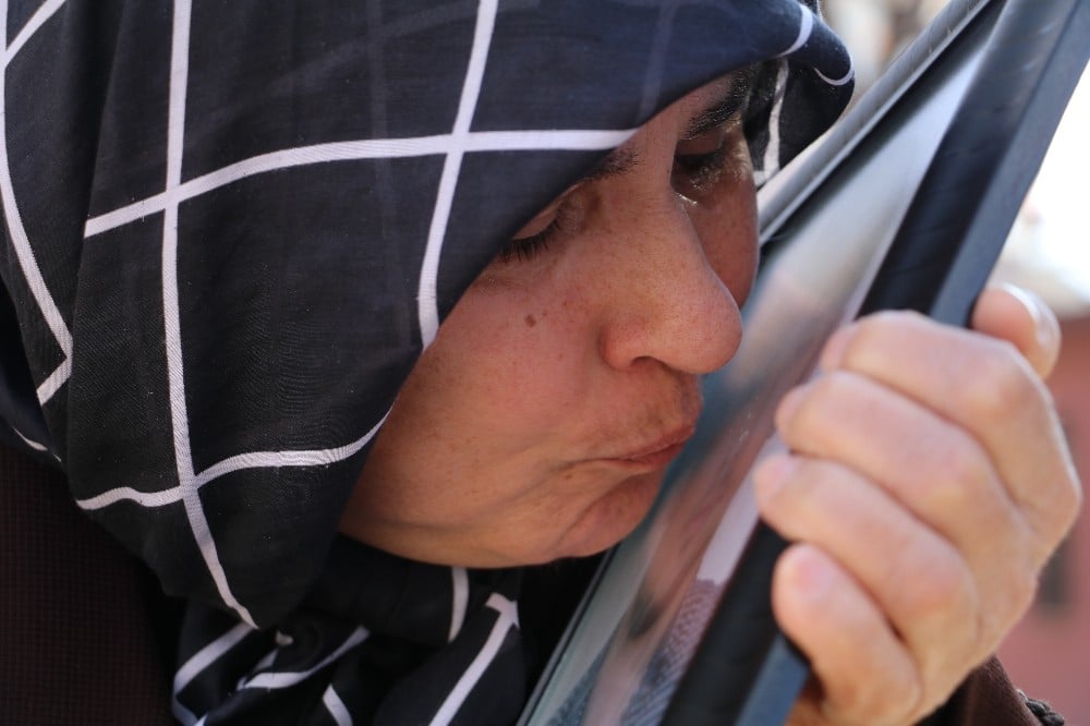 Kazada oğlunu kaybeden anne sürücüye 15 bin TL ceza verilince gözyaşlarına boğuldu 