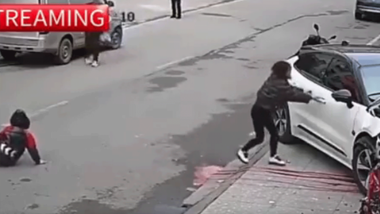 Kazadan sonra tepkiler çığ gibi! Fren yerine gaza basan kadının yaptığı pes dedirtti