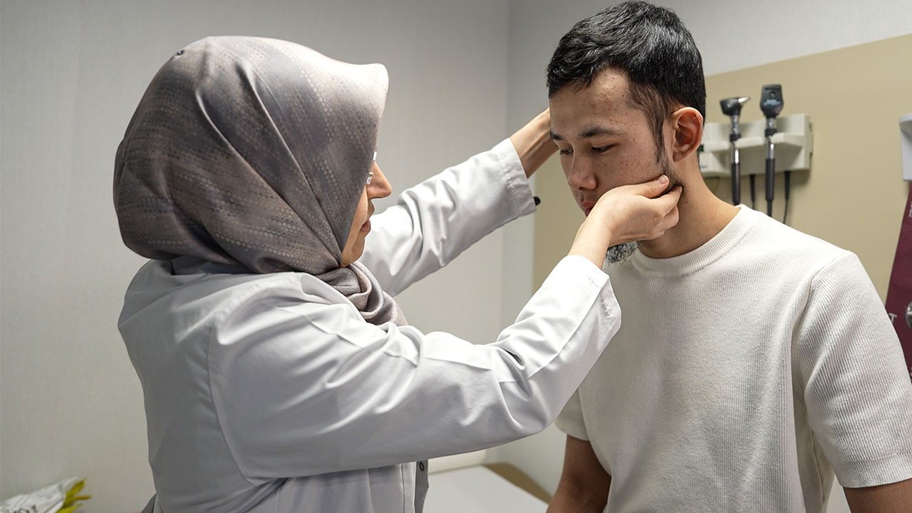 Kazak genç Türkiye’de sağlığına kavuştu! 1 milyonda 1 ihtimal gerçekleşti