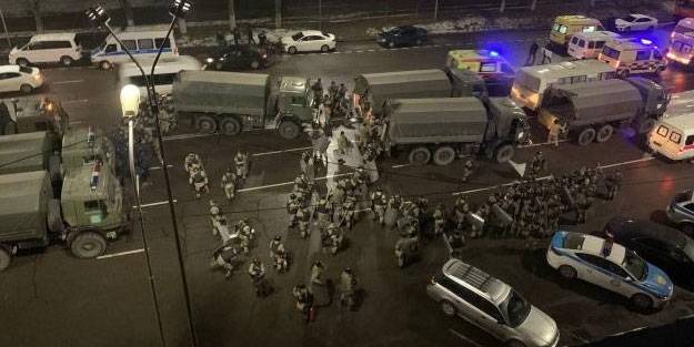 Kazakistan'da ortalık karıştı