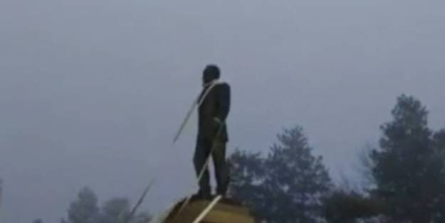 Kazakistan'da tansiyon yükseliyor! Nazarbayev’in heykelini yıkmaya çalıştılar