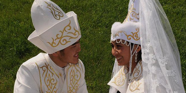 Kazakistan'da vatandaşlığa başvuranlara Kazakça dil belgesi zorunluluğu getirildi