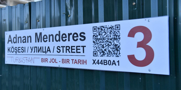 O ülkedeki bir sokağa Adnan Menderes adı verildi